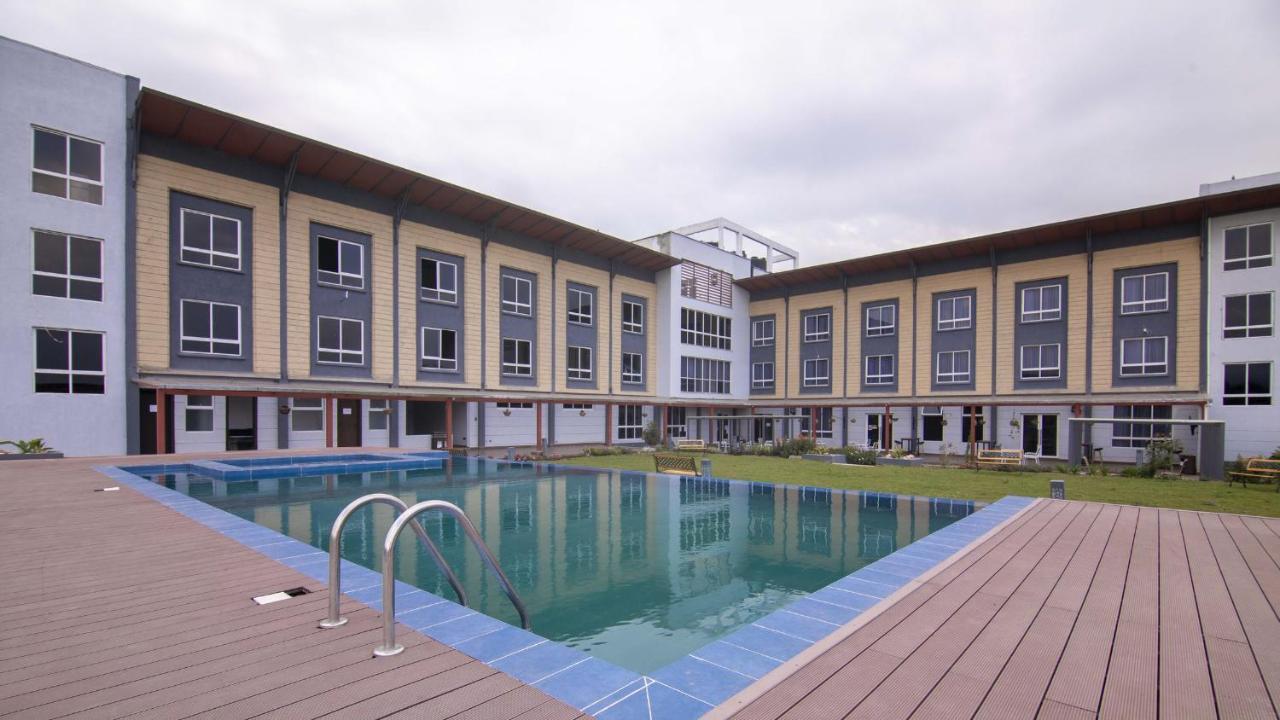 Eseriani The Resort Найваша Екстер'єр фото